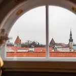 Airhome - Raekoja Plats Tallinn