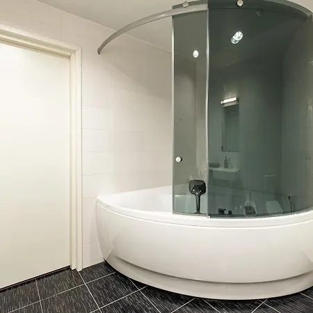 Airhome - Raekoja Plats * Tallin