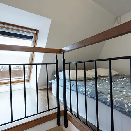 Airhome - Raekoja Plats *