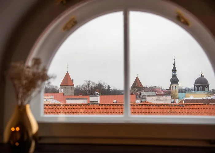 Airhome - Raekoja Plats Tallinn