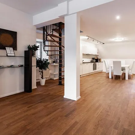 Airhome - Raekoja Plats דירה