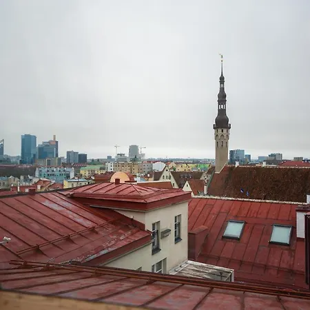 Airhome - Raekoja Plats * טאלין