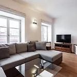 Daire Airhome - Raekoja Plats *