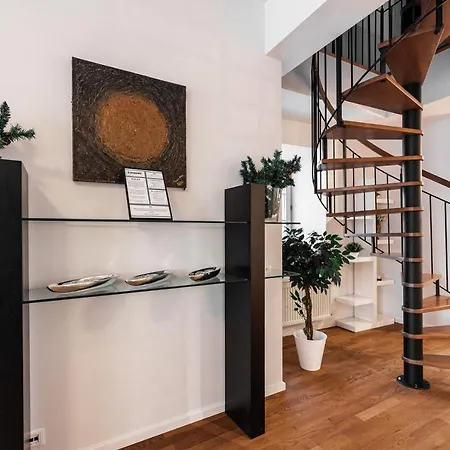 Airhome - Raekoja Plats *